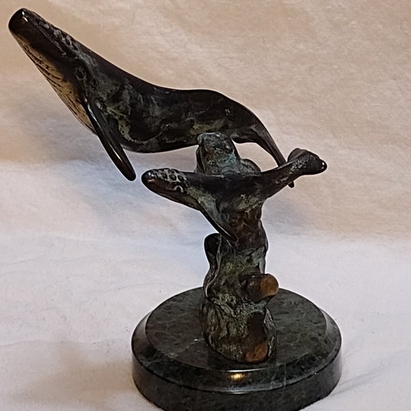 SPI Gallery - Humpback Whale and Calf Bronze Sculpture - Picture 1 of 12